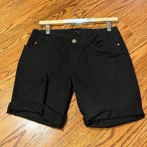 Sofia by Sofia Vergara Woman’s Black Shorts Size 6